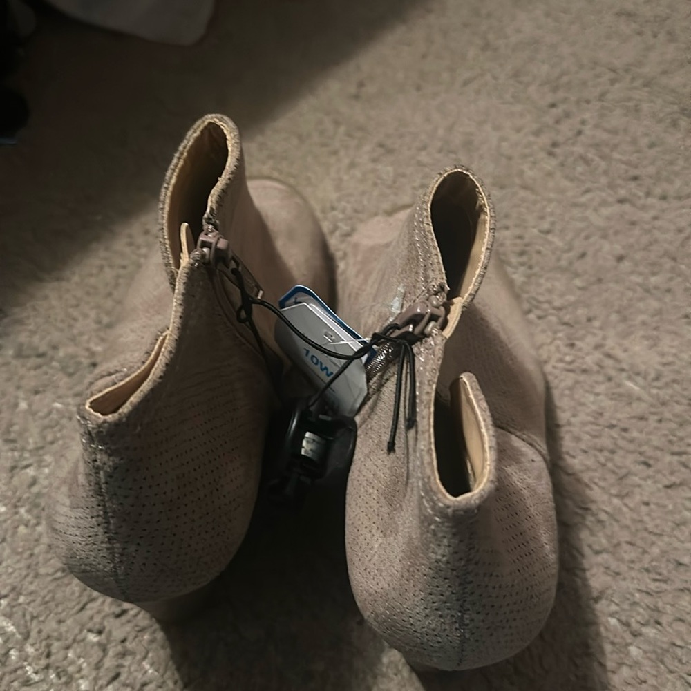 Women’s Size 10W Peep Toe Wedge shoes